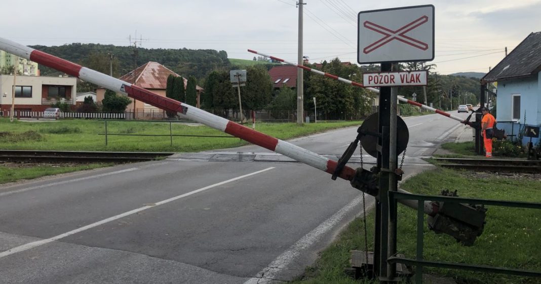 železničné priecestie Veľké Bielice