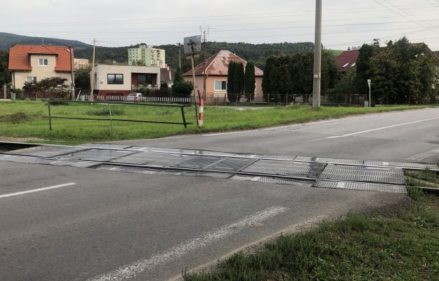 železničné priecestie Veľké Bielice úplná uzávierka cesty
