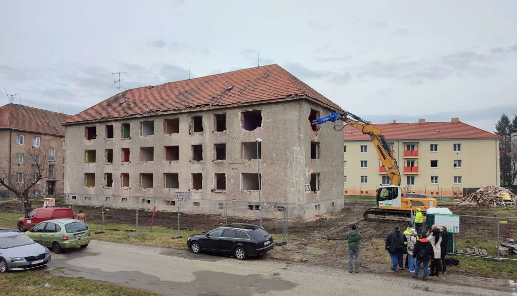 buranie bytovky 205 partizánske